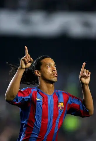 他迅速将球 他迅速将球